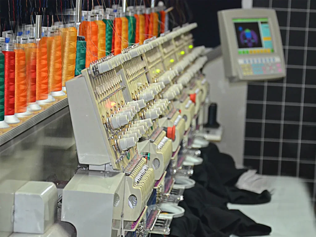 Industrijska vez mašina Tajima za profesionalni vez na tekstilu